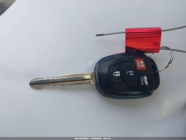 Toyota Camry Se Image 12