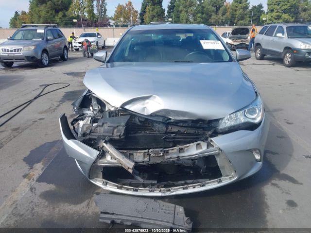 Toyota Camry Se Image 17