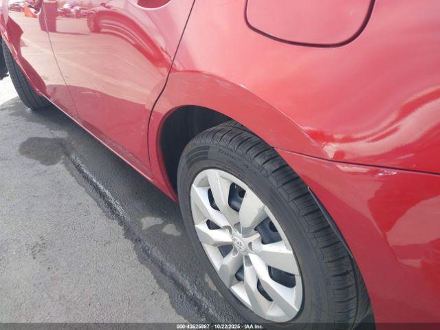 Toyota Corolla Le Image 3