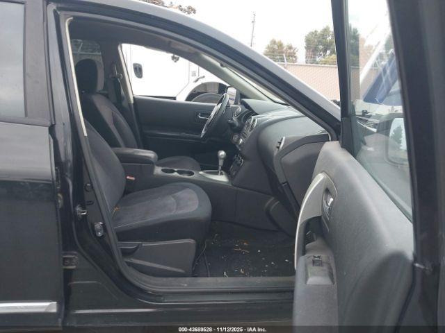 Nissan Rogue S Image 4