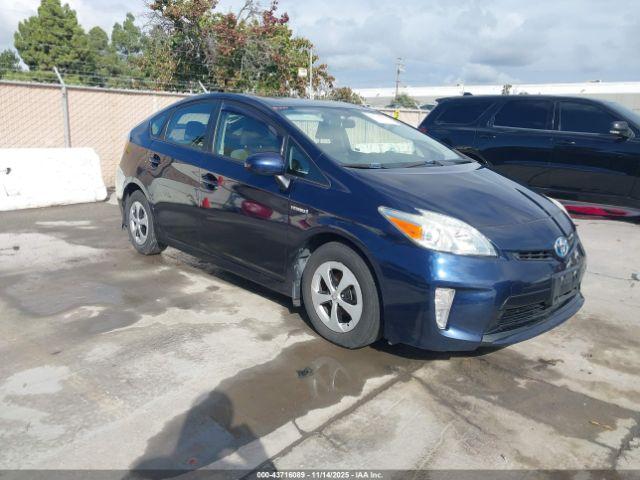  Salvage Toyota Prius