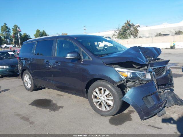  Salvage Kia Sedona