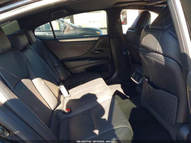 Lexus Es F Sport Image 4