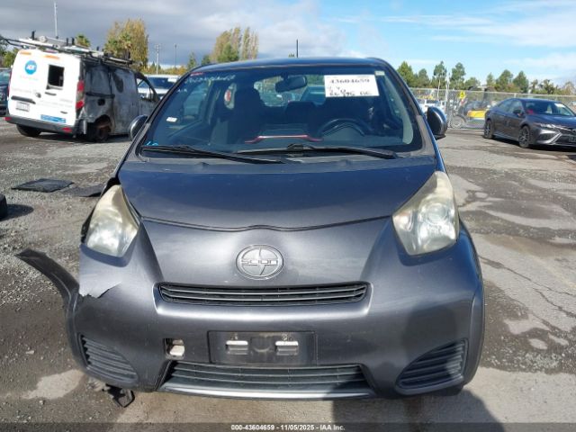 Scion iQ Image 10