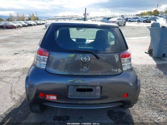 Scion iQ Image 16