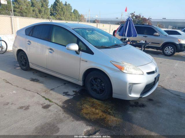  Salvage Toyota Prius