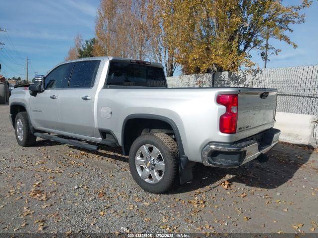 Chevrolet Silverado 3500 4wd  Standard Bed Ltz Image 12