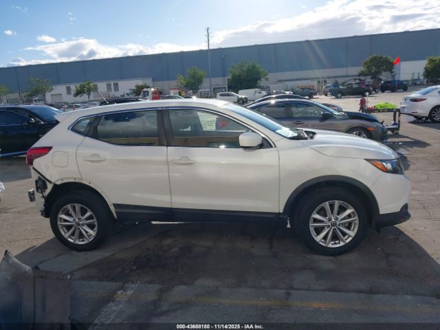 Nissan Rogue S Image 16