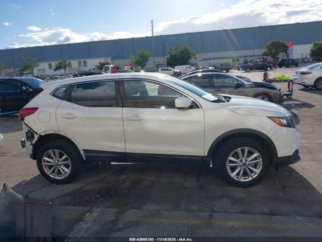 Nissan Rogue S Image 16