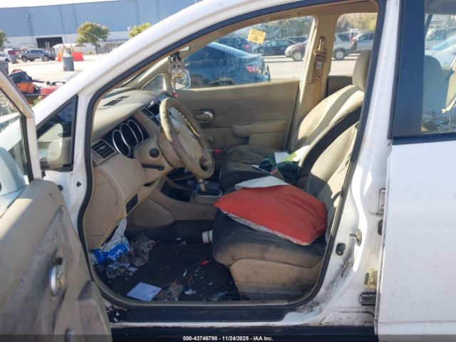 Nissan Versa 1.8s Image 6