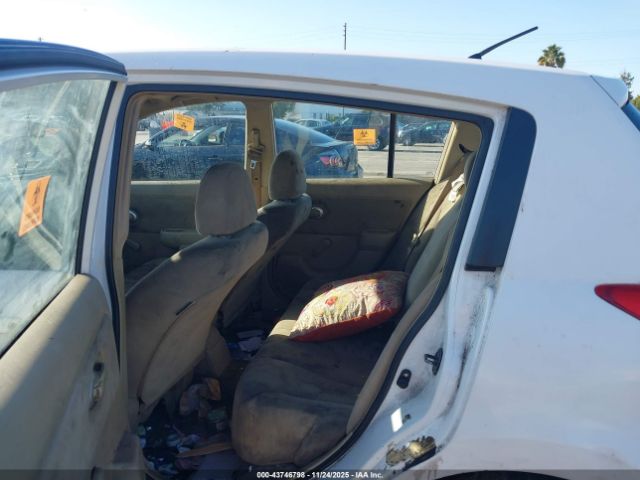 Nissan Versa 1.8s Image 11