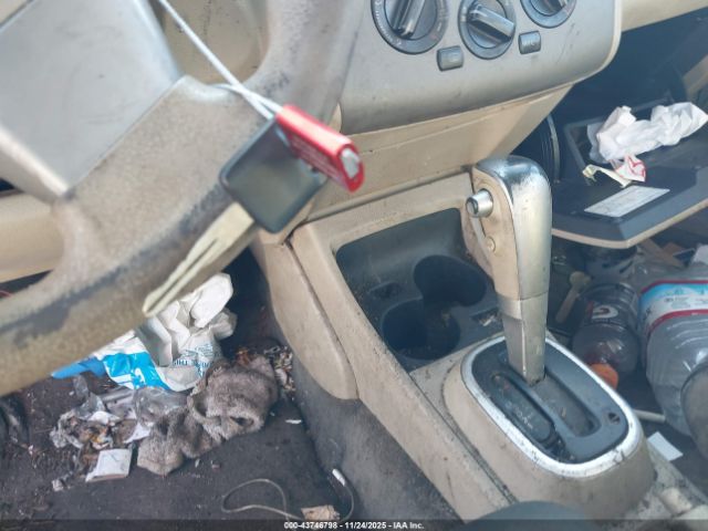 Nissan Versa 1.8s Image 9