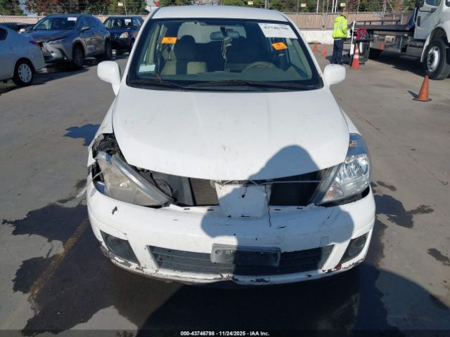 Nissan Versa 1.8s Image 14