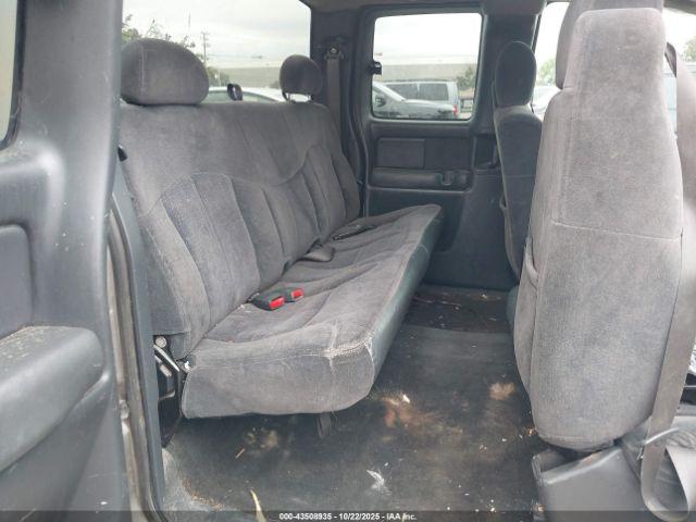 Chevrolet Silverado 1500 Ls Image 2