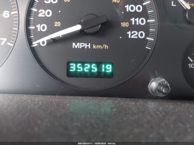 Jeep Grand Cherokee Laredo Image 10