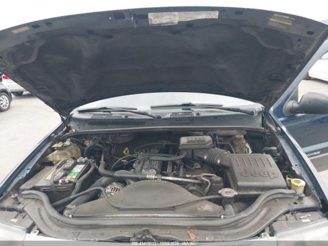 Jeep Grand Cherokee Laredo Image 11