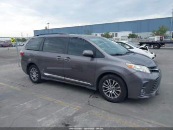  Salvage Toyota Sienna