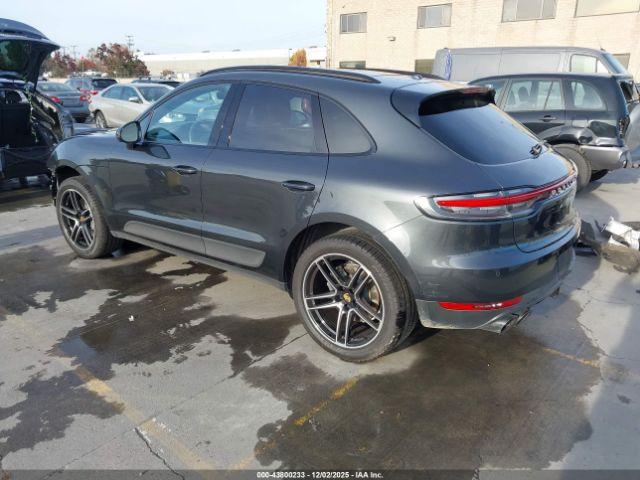 Porsche Macan S Image 2