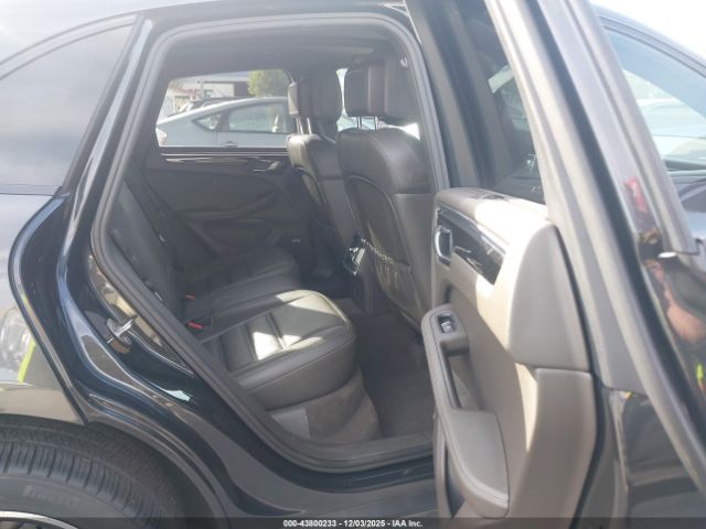 Porsche Macan S Image 6