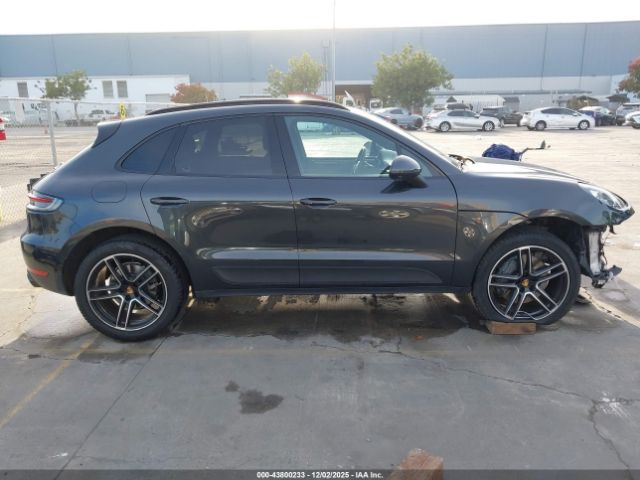 Porsche Macan S Image 8
