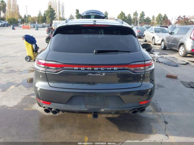 Porsche Macan S Image 10