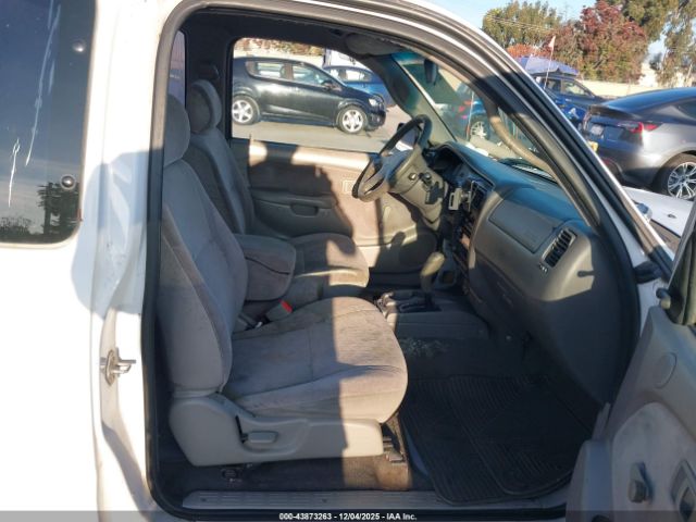 Toyota Tacoma Image 8