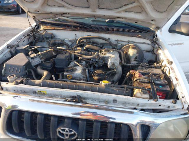 Toyota Tacoma Image 10