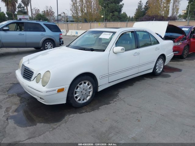 Mercedes-Benz E-Class Image 8