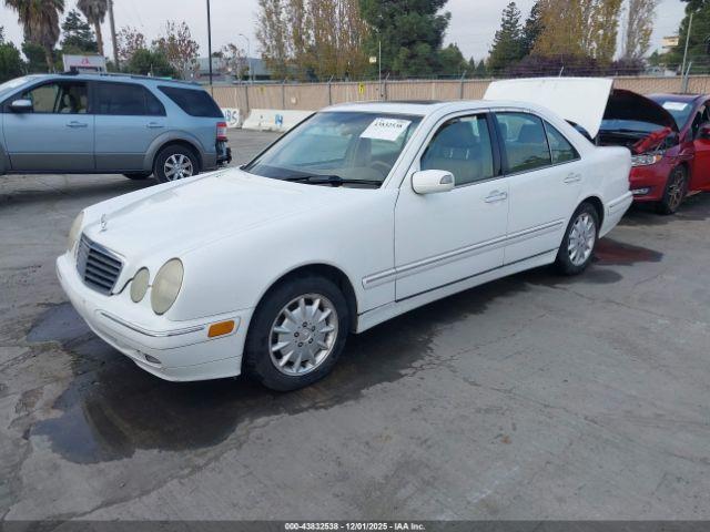 Mercedes-Benz E-Class Image 8