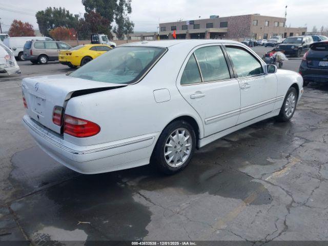 Mercedes-Benz E-Class Image 7