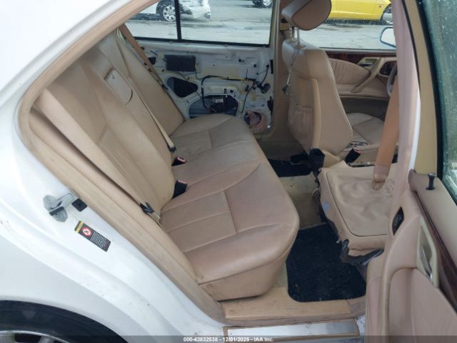 Mercedes-Benz E-Class Image 13