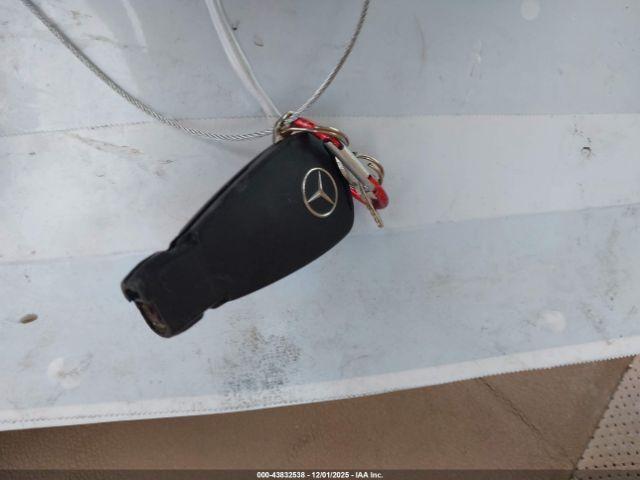 Mercedes-Benz E-Class Image 10