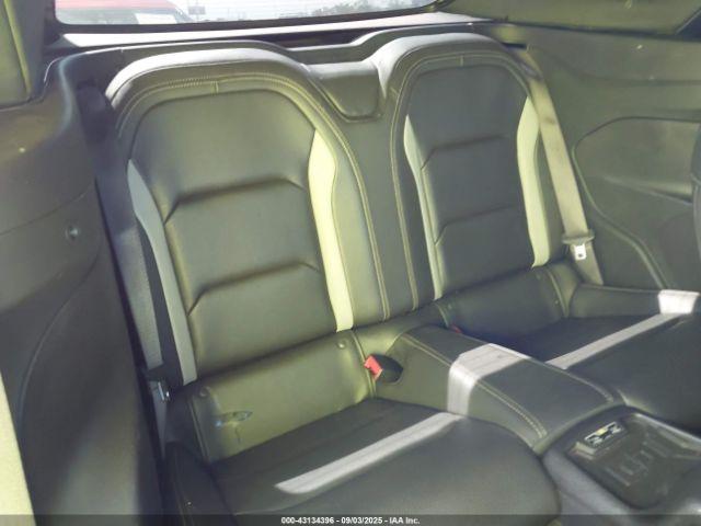 Chevrolet Camaro 2lt Image 8