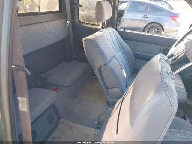 Toyota Tacoma Image 6