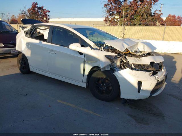 Salvage Toyota Prius
