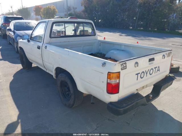 Toyota Pickup Image 7