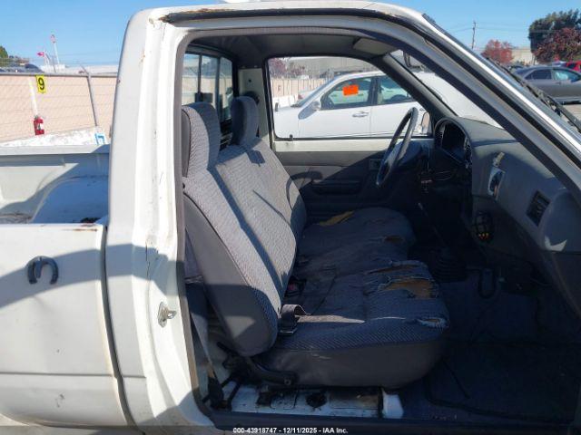 Toyota Pickup Image 3