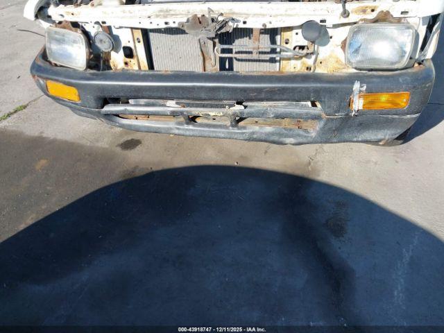 Toyota Pickup Image 11