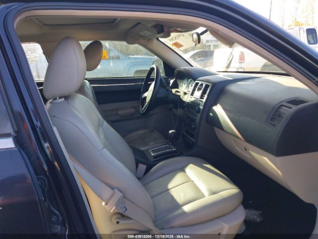 Chrysler 300 Touring Image 10