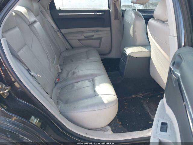 Chrysler 300 Touring Image 5