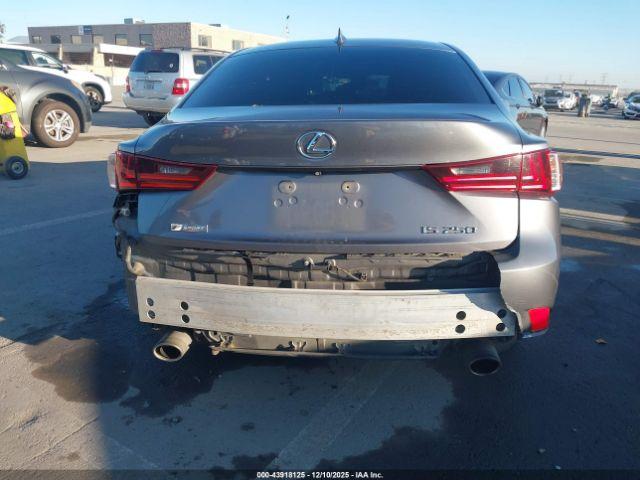 Lexus Is Image 9