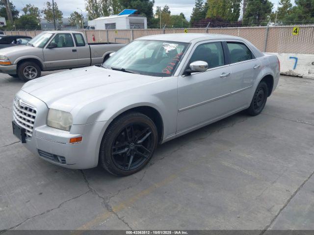 Chrysler 300 Image 11