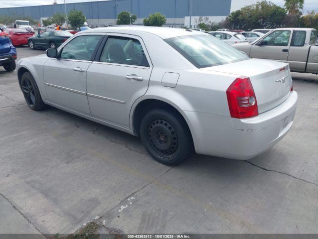 Chrysler 300 Image 4