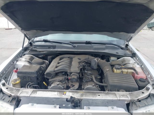 Chrysler 300 Image 9