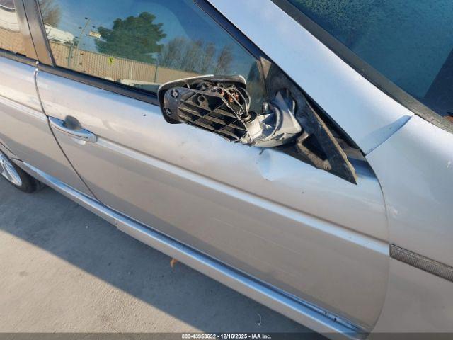 Acura TL 3.2 Image 11