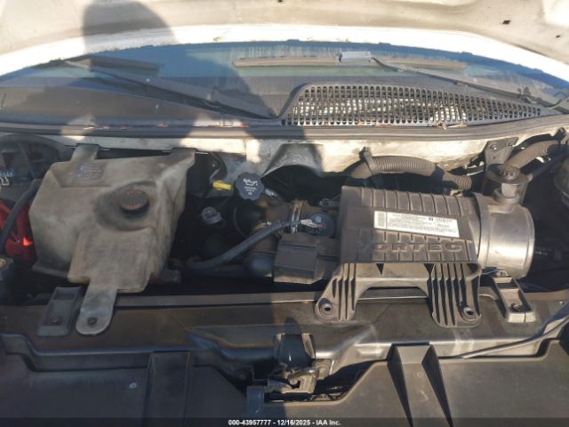 Chevrolet Express Image 11