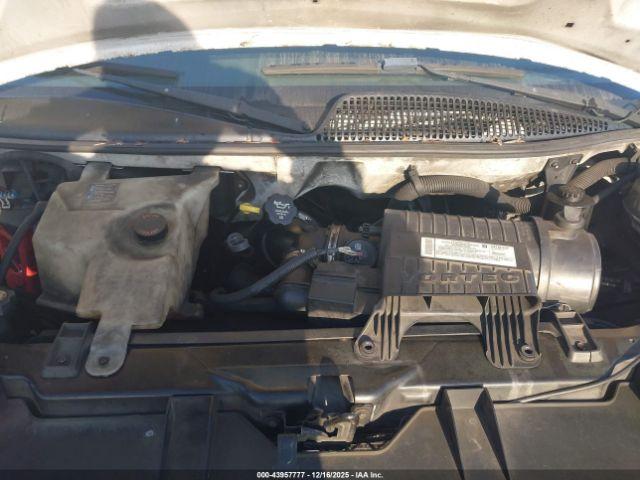 Chevrolet Express Image 11