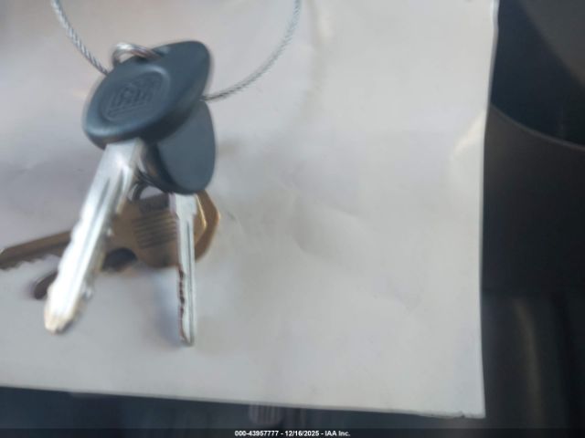 Chevrolet Express Image 9