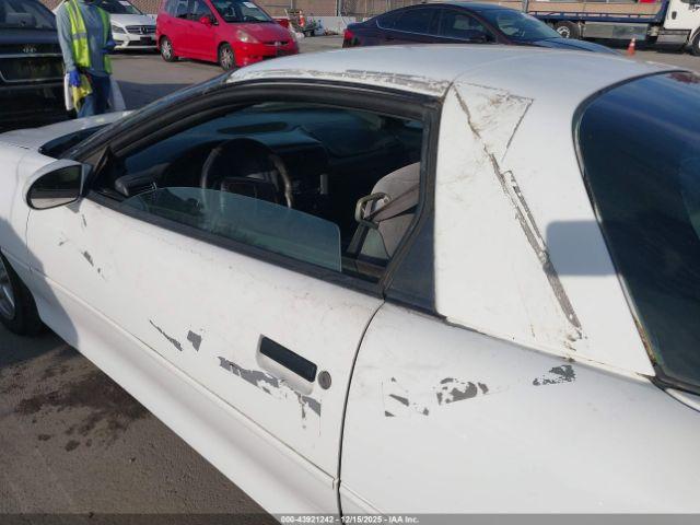 Chevrolet Camaro Image 3