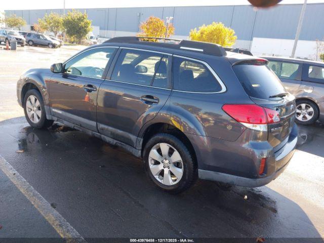 Subaru Outback 2.5i Premium Image 11